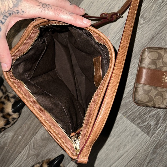 Coach bag & wristlet - Picture 4 of 13